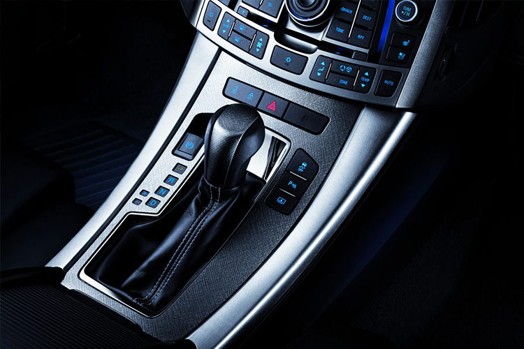 汽车养护专家-爱德林&MOC告诉您汽车挂空挡猛踩油门可以冲刷积碳吗？