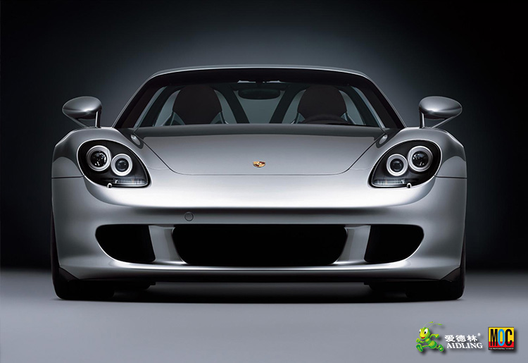 汽车养护美容用品-爱德林&MOC的技工给汽车做完镀晶后的效果图