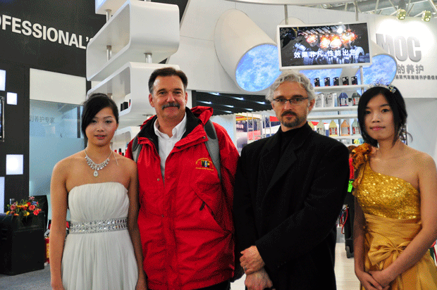 爱德林&MOC展会会场合影 爱德林&MOC展会会场合影